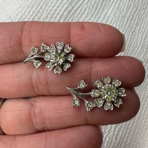 Elegant VINTAGE Silver Floral Earrings